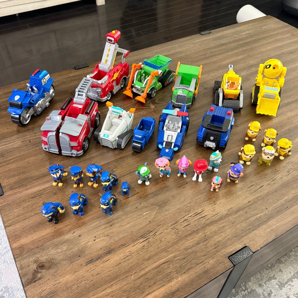 Spin Master Paw Patrol Toy Lot of 31 Kids Unisex Vehicles Figures Set